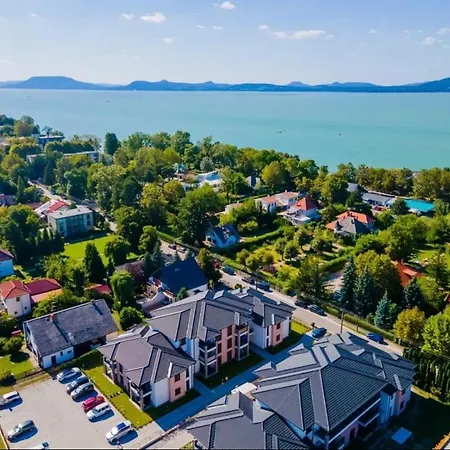 Lägenhet Sunshine At The Balaton - 100m From The Beach, Walking Distance From Centrum, Shops And Restaurants
