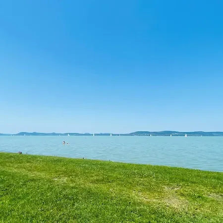 شقة Sunshine At The Balaton - 100m From The Beach, Walking Distance From Centrum, Shops And Restaurants