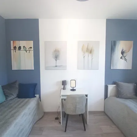Lägenhet Sunshine At The Balaton - 100m From The Beach, Walking Distance From Centrum, Shops And Restaurants